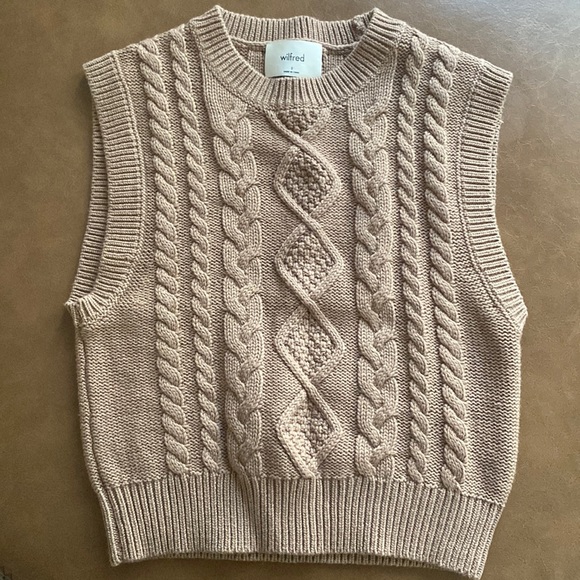 Aritzia Sweaters - Aritzia Wilfred Sweater Vest